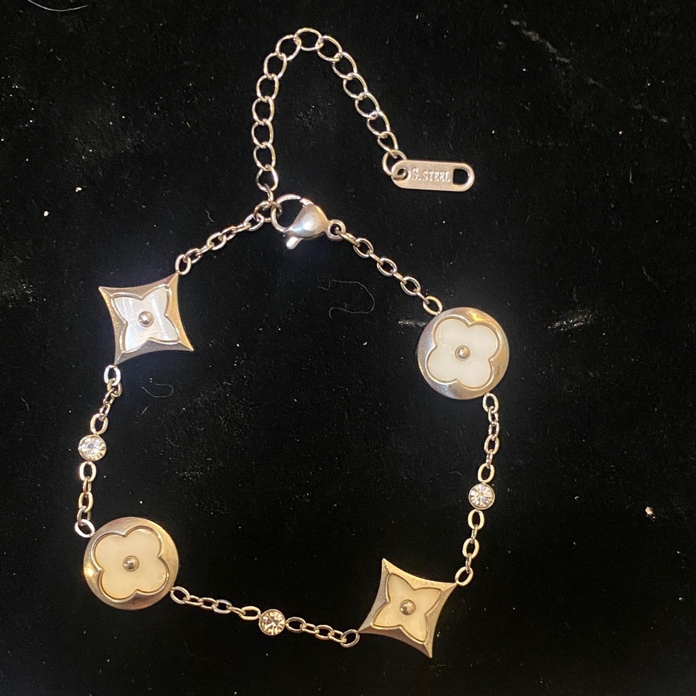 Elegant LV Silver and White Adjustable Bracelet